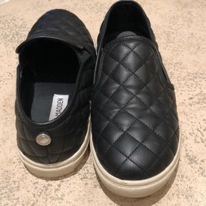 Steve Madden Shoes - Steve Madden black quilted slip on sneakers sz 5.5 Steve Madden Shoes - Steve Madden black quilted slip on sneakers sz 5.5